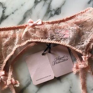 Agent Provocateur NWT “Hinda” suspender nude size 2